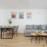 Lucka Bright With Parking In By Renters Apartamento Varsovia