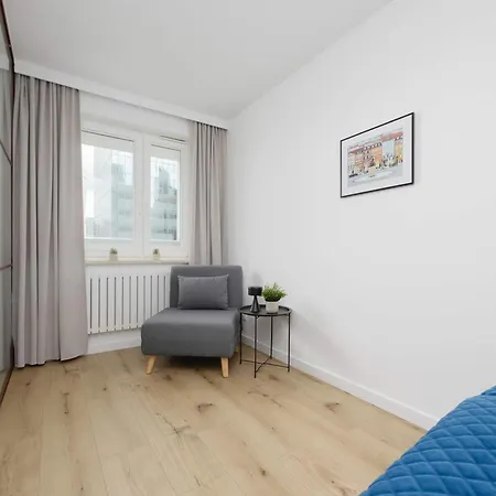 Lucka Bright With Parking In By Renters Apartamento *