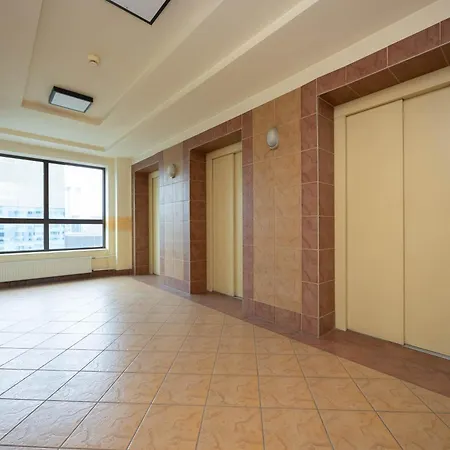 Daire Lucka Bright With Parking In By Renters *