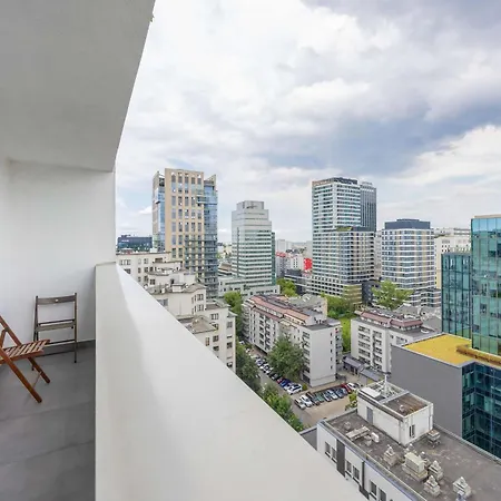 Lucka Bright With Parking In By Renters