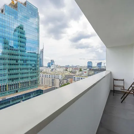Lucka Bright With Parking In By Renters * Warschau