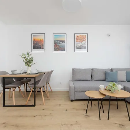 Lucka Bright With Parking In By Renters Appartement Warschau